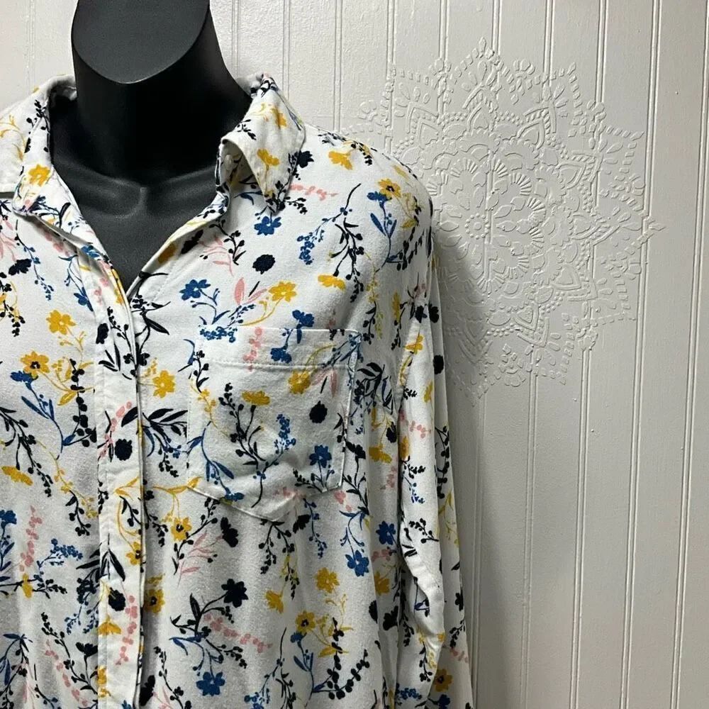 LANDS’ END Long Sleeve Floral Shirt - Picture 2 of 5